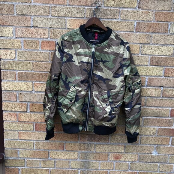 Alpha Industries Camo Bomber Jacket Large - Picture 3 of 5